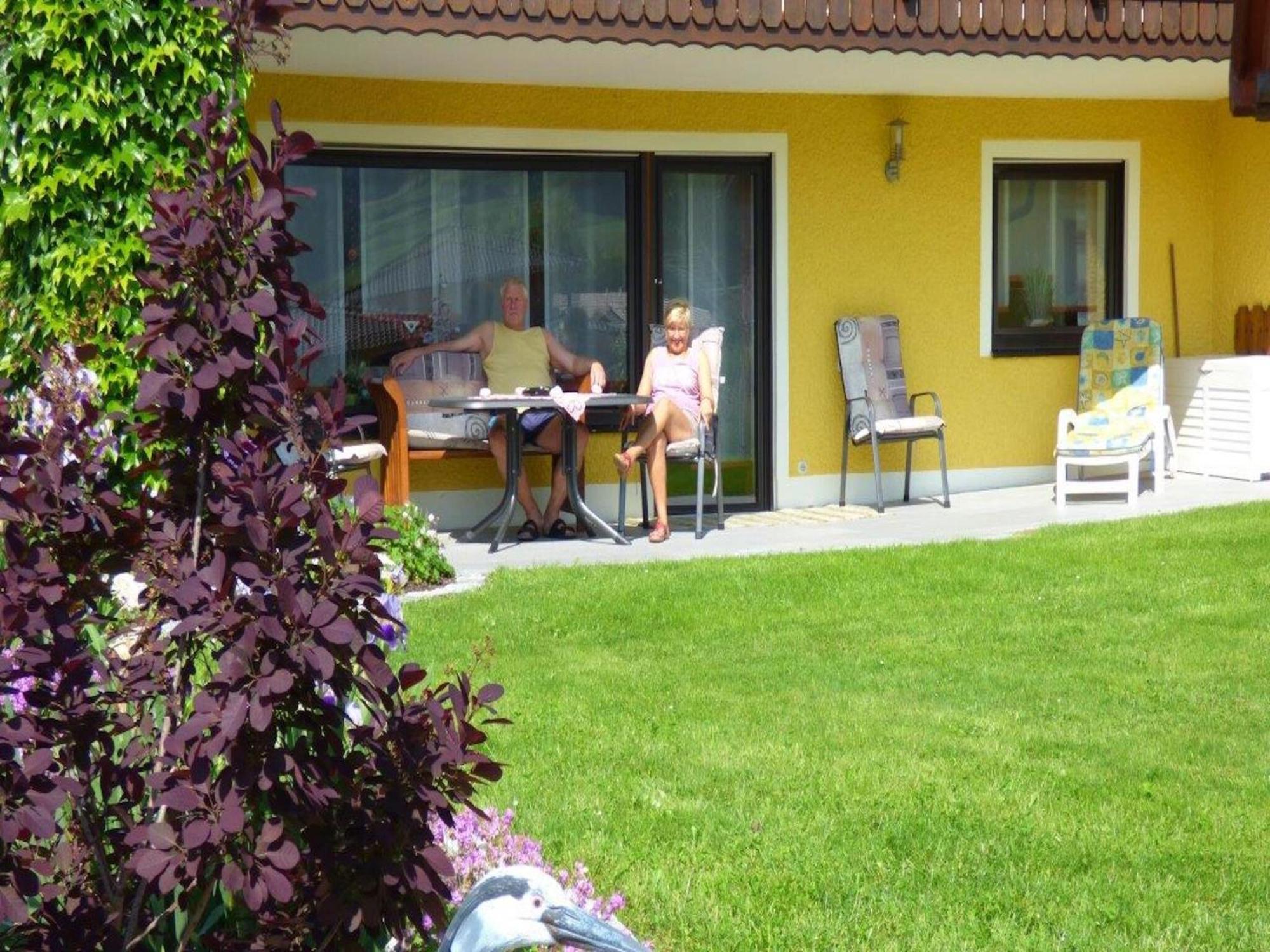 Scenic Apartment With Balcony Garden Deckchairs Barbecue Gleißenberg Eksteriør billede